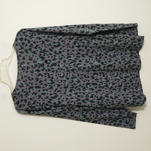 G.I.L.I. Gray leopard print long sleeve Jersey knit T-shirt sz 2X - Picture 5 of 10